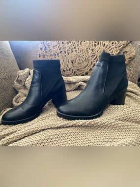 Zara TRF lug sole black booties 39 8 NEW